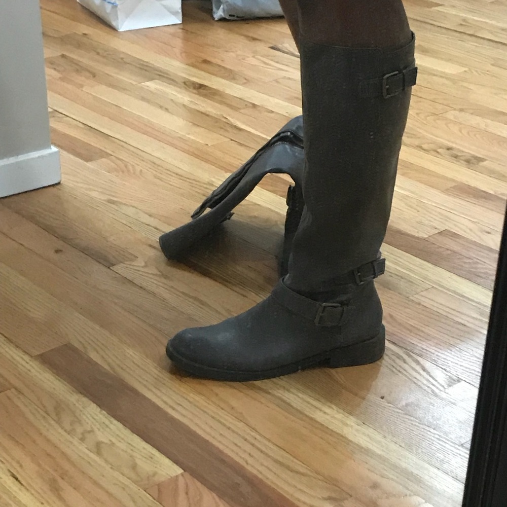 Grey boots